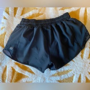 lululemon black hotty hot 2.5 in
